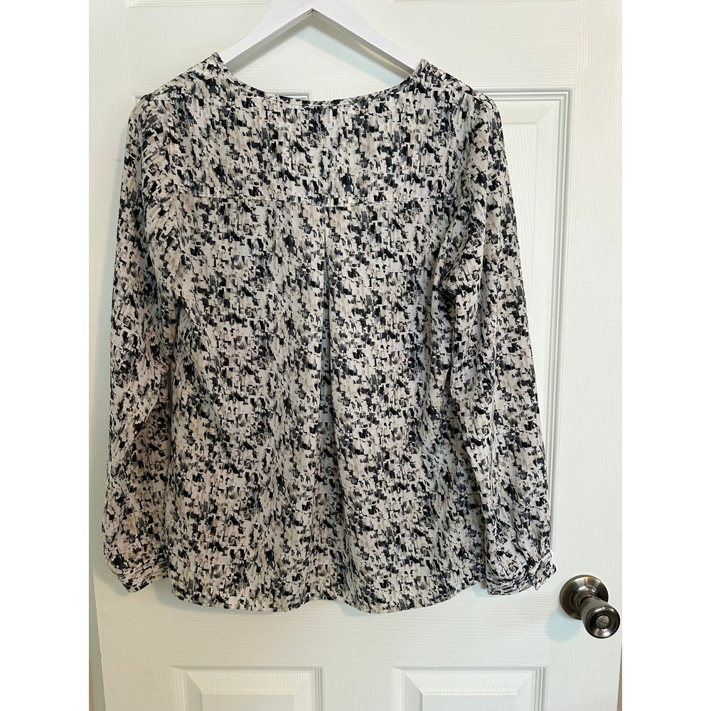Cabi, Medium,‎ Abstract Print Long Sleeve Button Opening Blouse - Picture 2 of 6